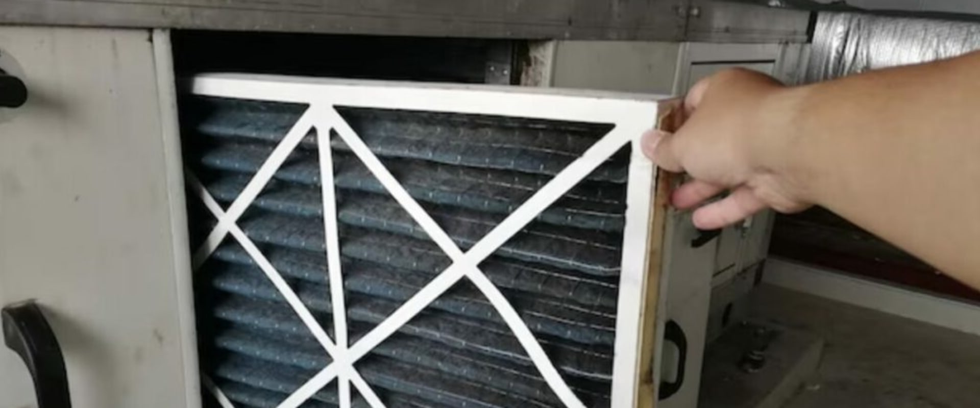 Dirty Air Filter Effects - Furnace Impact & Replacement Tips